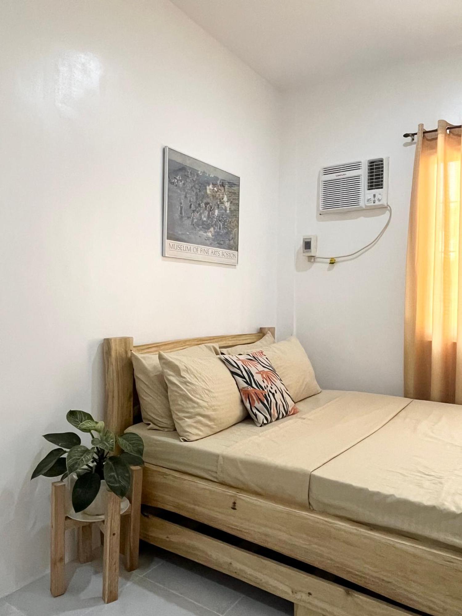Sunnydale Apartelle -Room Accommodation Near Calatagan Beach Resorts Batangas Екстериор снимка